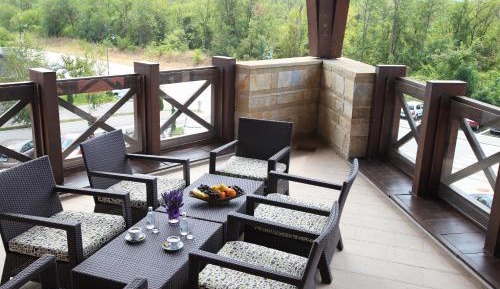 One-Bedroom Apartment with Balcony