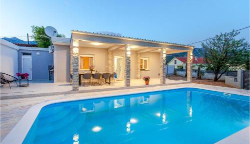 Three-Bedroom Vacation Home 