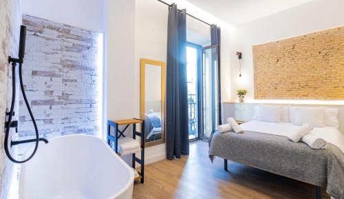 Superior Apartment with balcony and bathtub