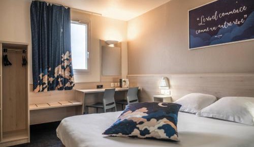 Quadruple Room (1 double bed, 1 single bed, 1 child bed (70/63 in))