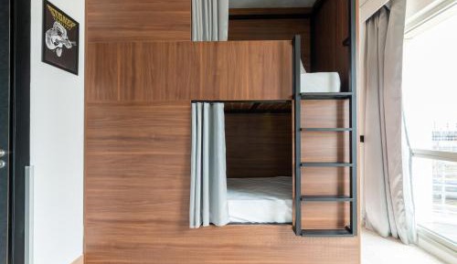 JOST BED - Mixed Dormitory Bed for 8 People