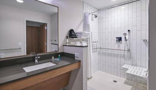King Room with Roll-in Shower - Mobility and Hearing Accessible