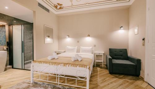 Hypatia Executive Triple Room Ground Floor