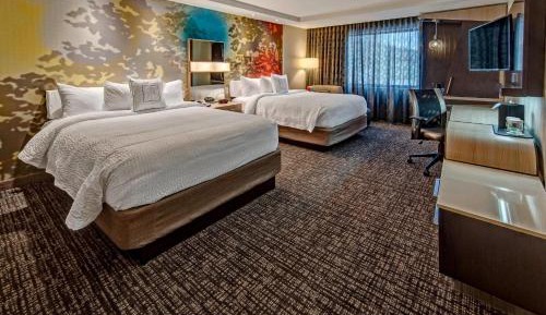 Queen Room with Two Queen Beds - Hearing Accessible