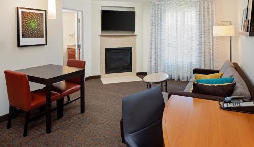 One-Bedroom King Corner Suite