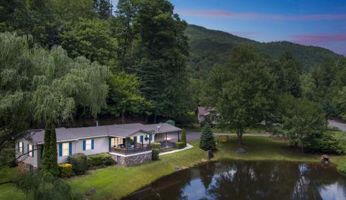 Four-Bedroom Holiday Home