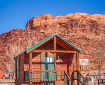 Deluxe Cabin (2 People)