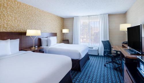 Queen Room with Two Queen Beds and Adapted Tub - Mobility Accessible