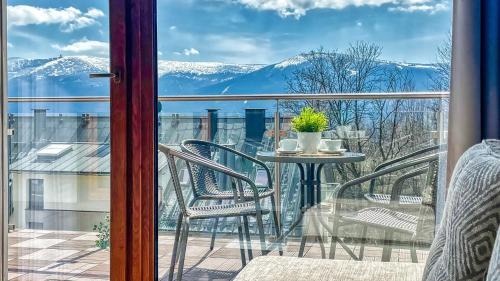 Apartment with Mountain View- Schroniskowa 3/10 Street