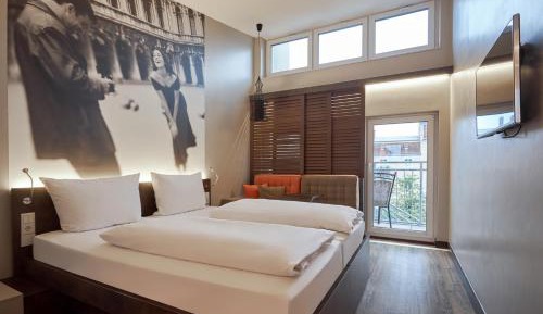 Double Room with Courtyard View