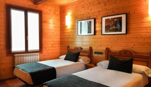 Standard Twin Room with Garden View