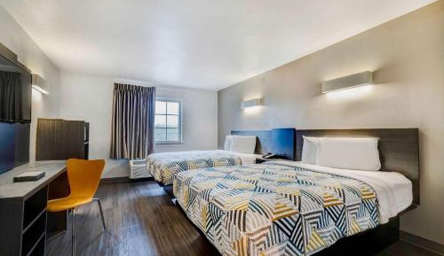 Queen Room with Two Queen Beds - Disability Access - Non-Smoking