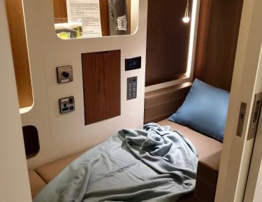 FlexiSuite Pod - 8 Hour Night Stay from 23:00-07:00 hrs (11pm-7am)