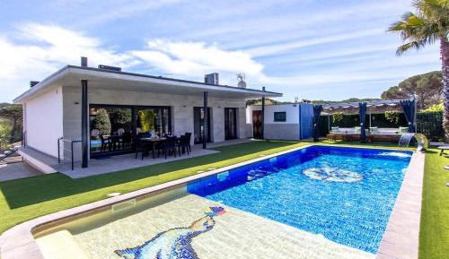 Villa with Private Pool