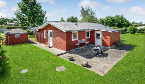Three-Bedroom Holiday Home 