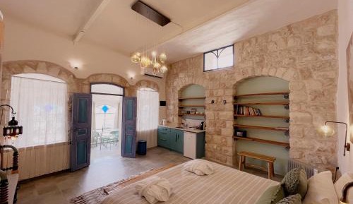 Suite with Mountain View