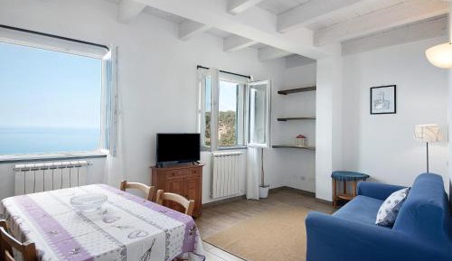 Superior One-Bedroom Apartment with Balcony