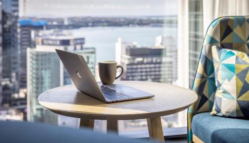 Standard Queen Room with Harbor View - Free Breakfast