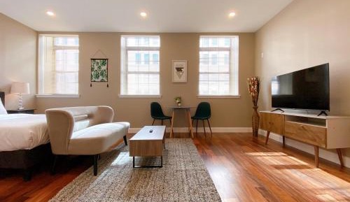 Studio Apartment