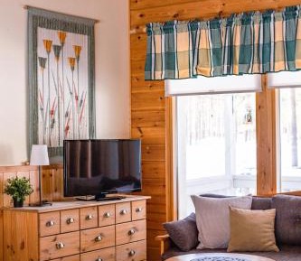 Three-Bedroom Cottage with Sauna