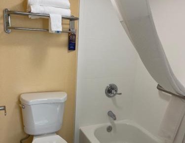 King Suite - Non-Smoking