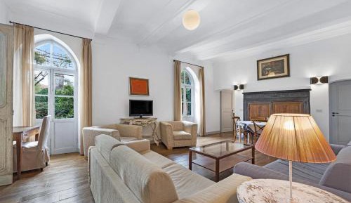 Three-Bedroom Superior Apartment