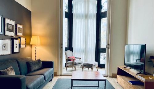 Deluxe Two-Bedroom Apartment