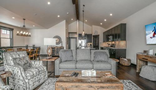 Four-Bedroom Holiday Home