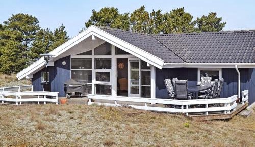 Three-Bedroom Holiday Home 