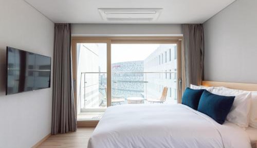 Standard Twin Room with Sea View