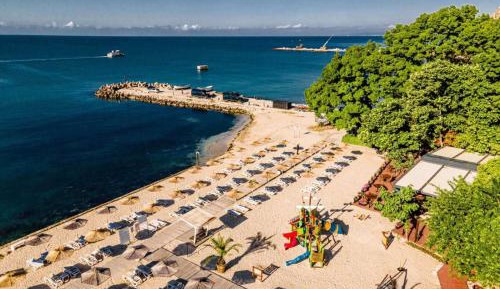 Deluxe Double Room with Front Sea View and Balcony (2 Adults + 1 Children) - Free SPA and Beach Access