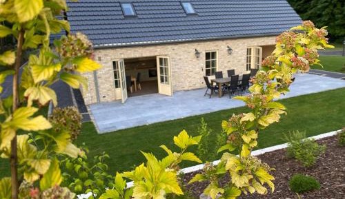 Villa with Garden View