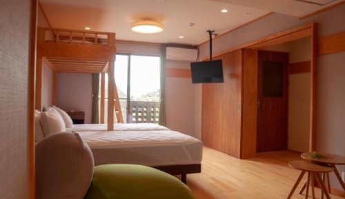 Quadruple Room with Private Bathroom