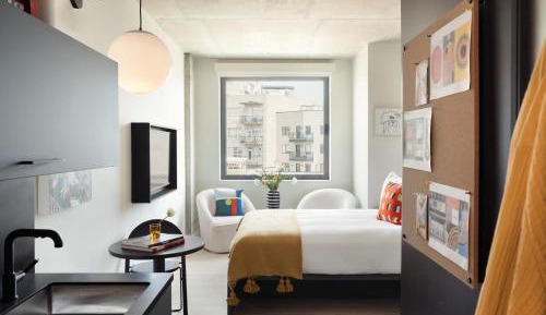 Supreme Queen Accessible