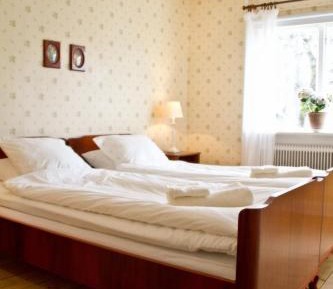 Twin Room with Shared Bathroom