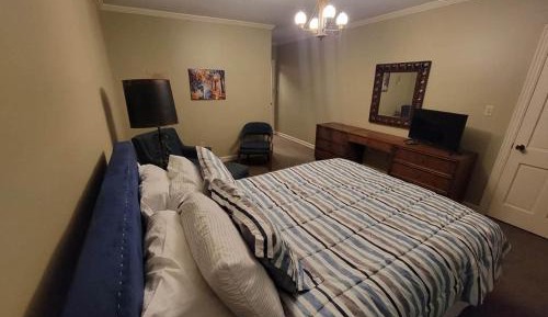 Queen Room with Garden View