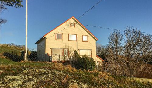 Four-Bedroom Holiday Home