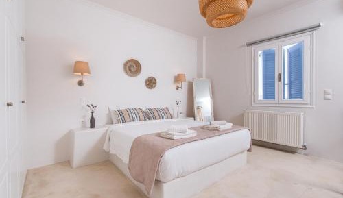 Deluxe Family Suite with Hot Tub and Sea View 