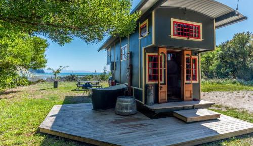 Holiday Home - The Amazing House Truck