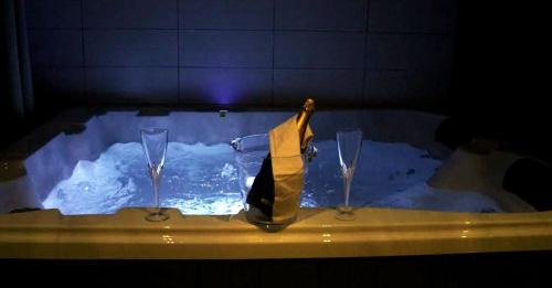 King Room with Spa Bath