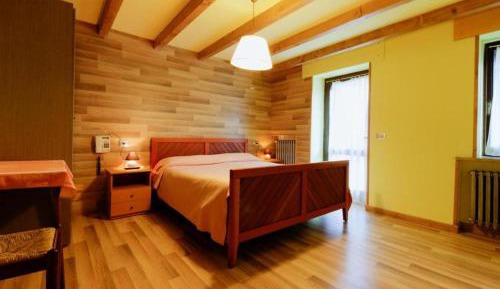 Double or Twin Room with Private Bathroom