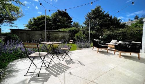 Cottage with Garden View