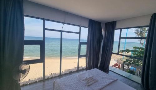 Family Room with Sea View