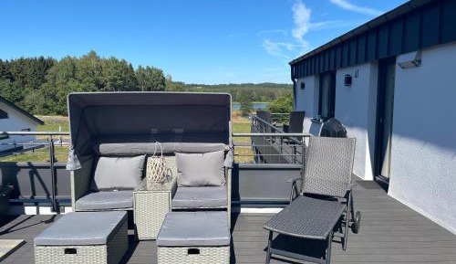 Apartment with Lake View