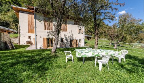 Three-Bedroom Holiday Home 