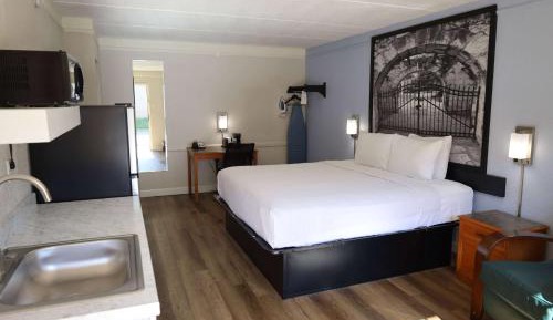 King Room - Non-Smoking