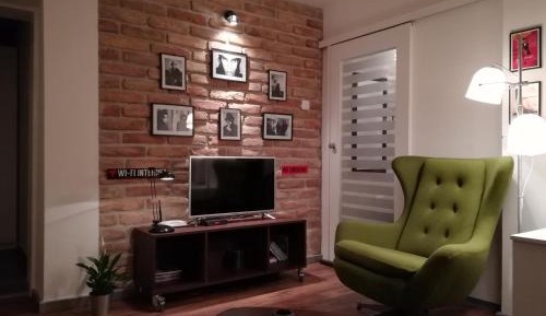 Apartment with Garden View