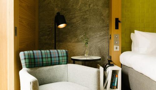 Double Room – ARTIST’S VISTA