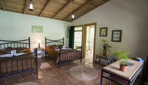 Standard Twin Room with Mountain View