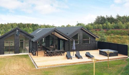 Seven-Bedroom Holiday Home